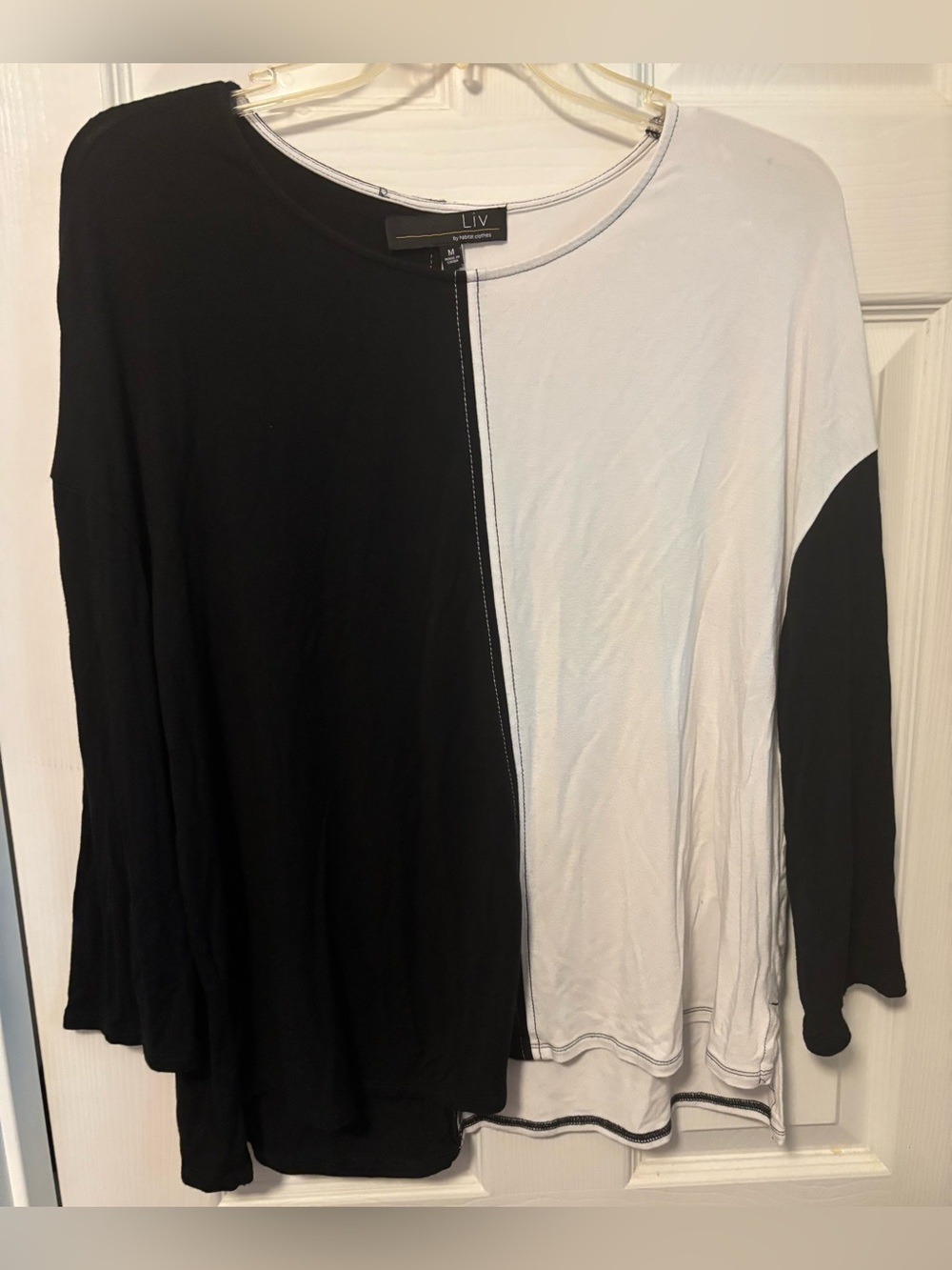 LIV by habitat clothes Women's Black & White Colorblock Long-Sleeve Top